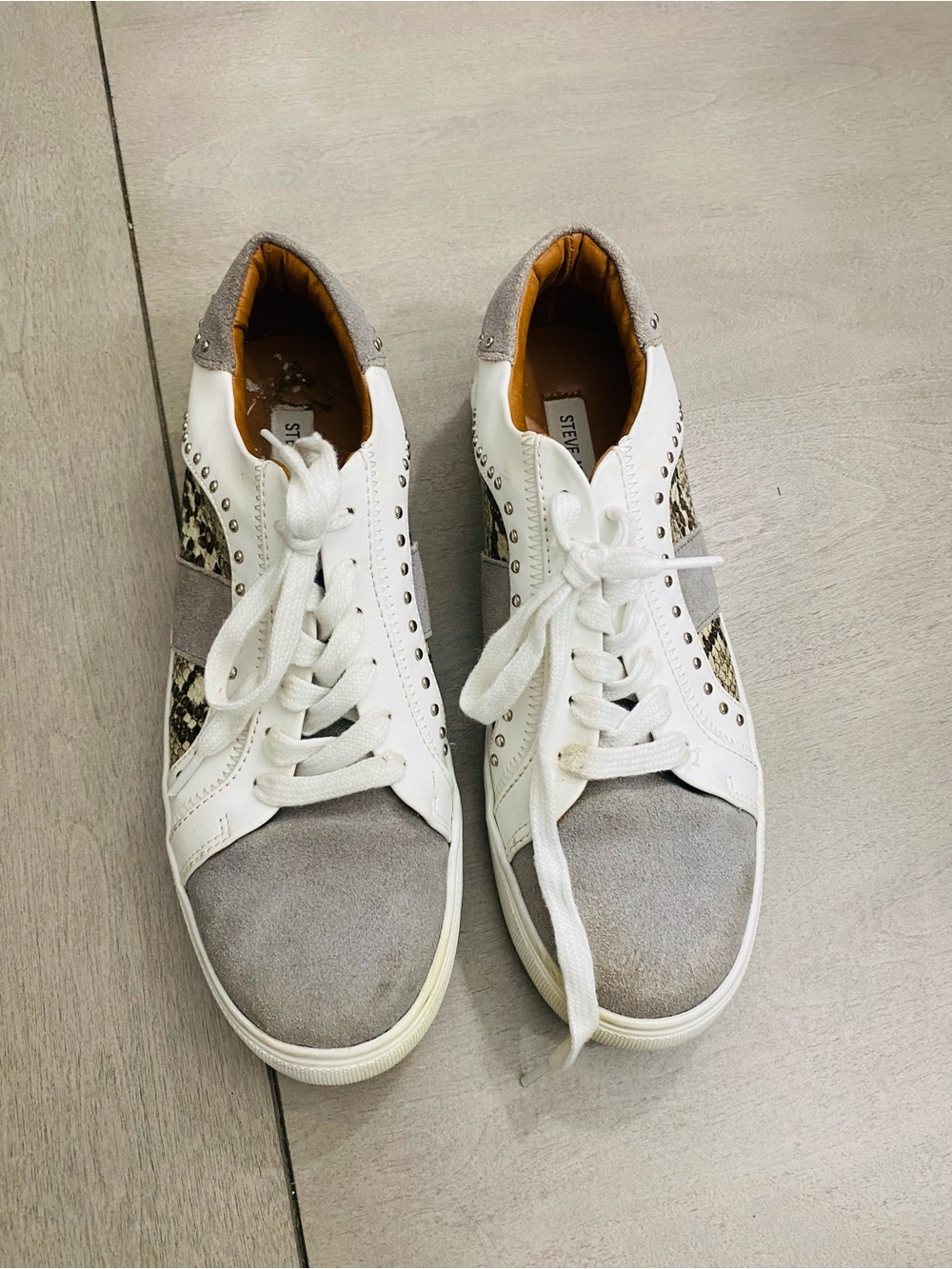 Steve Madden White and Gray Low-Top Sneakers with Snake-Print Accents